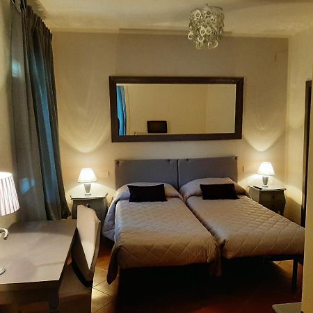 B&B Principe Calaf 3 卢卡 外观 照片