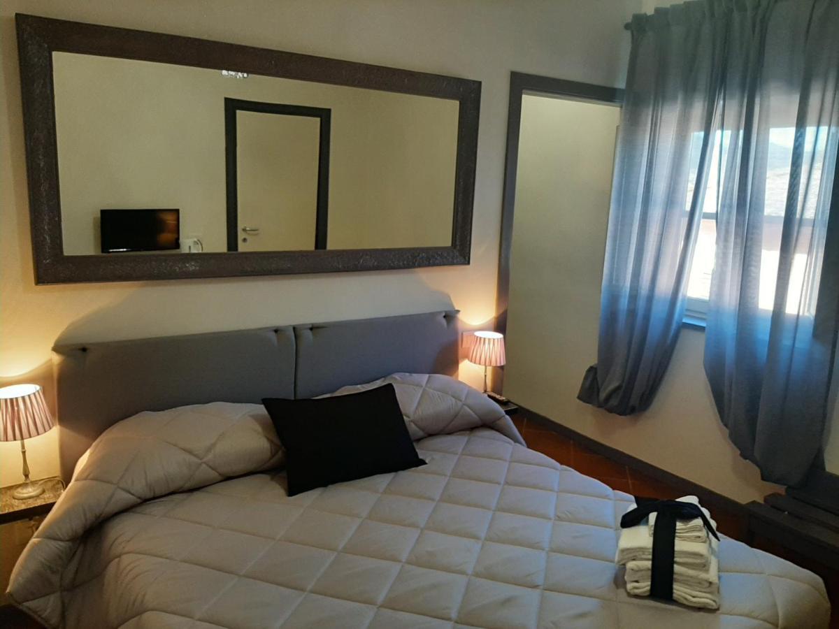 B&B Principe Calaf 3 卢卡 外观 照片