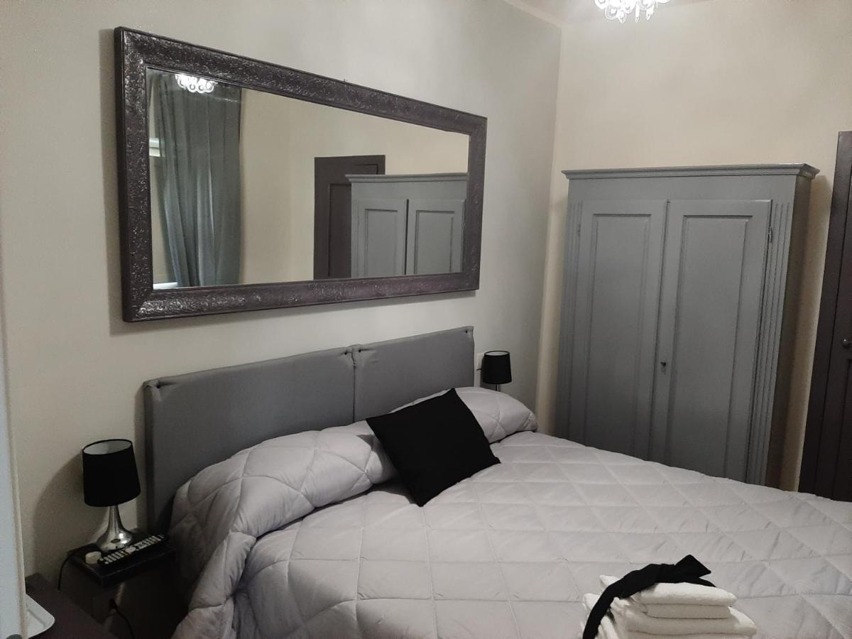 B&B Principe Calaf 3 卢卡 外观 照片