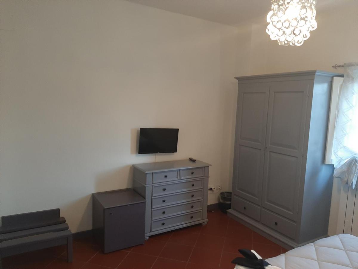 B&B Principe Calaf 3 卢卡 外观 照片