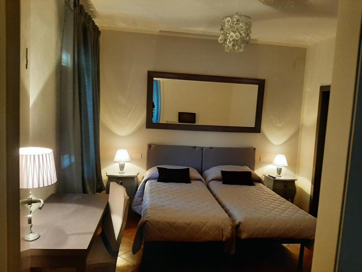 B&B Principe Calaf 3 卢卡 外观 照片