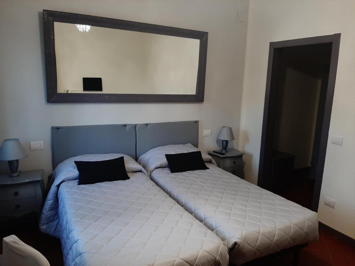 B&B Principe Calaf 3 卢卡 外观 照片